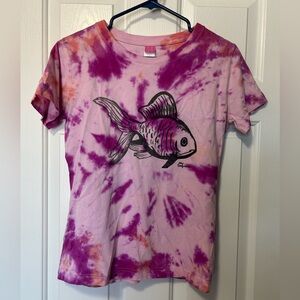 Tie dye fish graphic t shirt